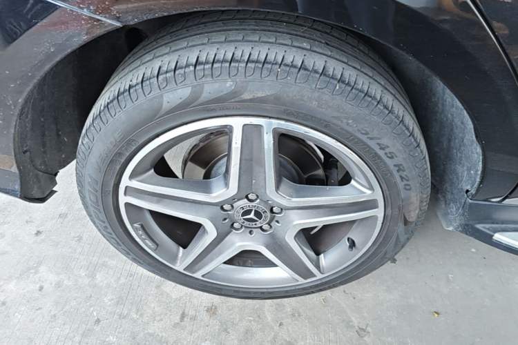 Used Mercedes-Benz GLE 2017 GLE 400 4MATIC Right Rear Wheel Hub