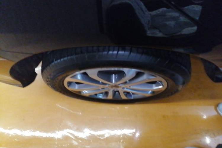 Used Mercedes-Benz GLE 2017 GLE 320 4MATIC Dynamic Model Right Rear Wheel Hub