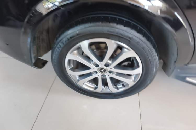 Used Mercedes-Benz GLE 2017 GLE 320 4MATIC Dynamic Model Right Rear Wheel Hub