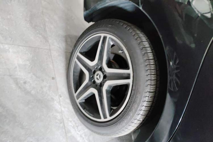 Used Mercedes-Benz GLE 2017 GLE 320 4MATIC Dynamic Model Right Rear Wheel Hub