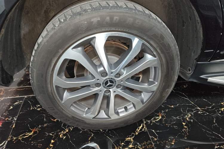 Used Mercedes-Benz GLE 2017 GLE 320 4MATIC Dynamic Model Right Rear Wheel Hub