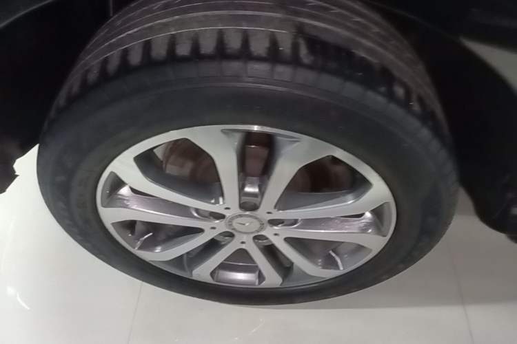 Used Mercedes-Benz GLE 2017 GLE 320 4MATIC Dynamic Model Right Rear Wheel Hub