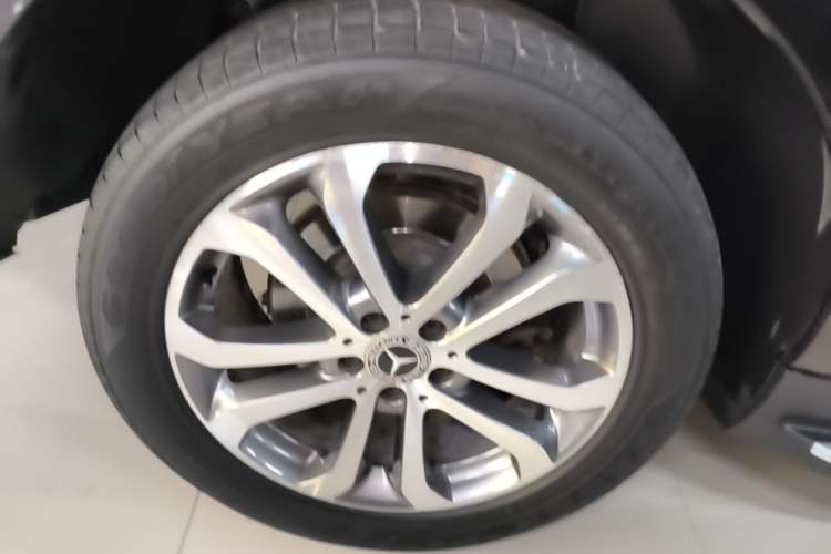 Used Mercedes-Benz GLE 2017 GLE 320 4MATIC Dynamic Model Right Rear Wheel Hub