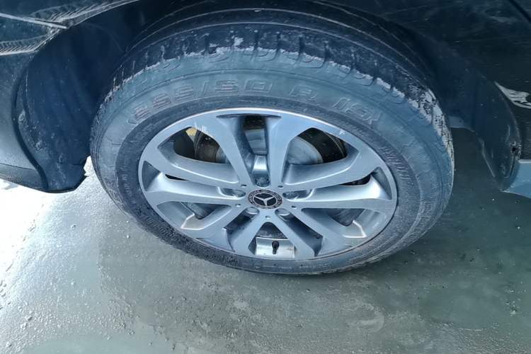 Used Mercedes-Benz GLE 2017 GLE 320 4MATIC Dynamic Model Right Rear Wheel Hub