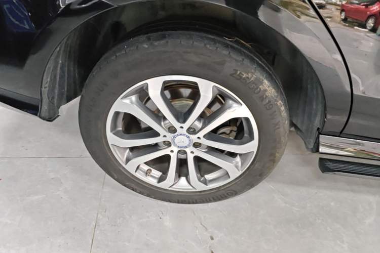 Used Mercedes-Benz GLE 2017 GLE 320 4MATIC Dynamic Model Right Rear Wheel Hub