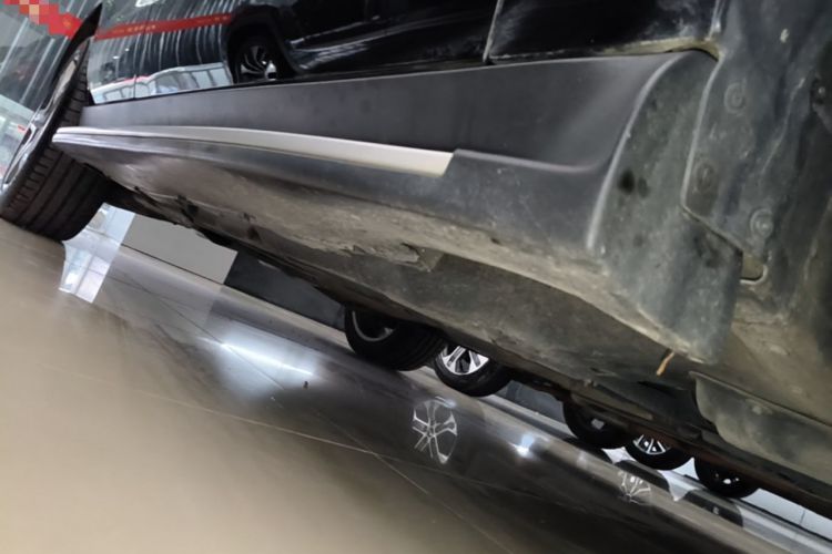 Used Mercedes-Benz GLE 2017 GLE 320 4MATIC Dynamic Model Right Side Sill
