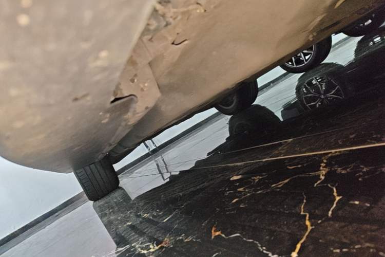 Used Mercedes-Benz GLE 2017 GLE 320 4MATIC Dynamic Model Right Side Sill