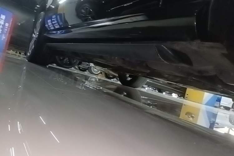 Used Mercedes-Benz GLE 2017 GLE 320 4MATIC Dynamic Model Right Side Sill