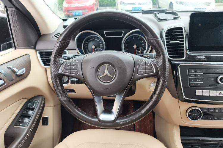 Used Mercedes-Benz GLE 2017 GLE 320 4MATIC Luxury Model Steering Wheel