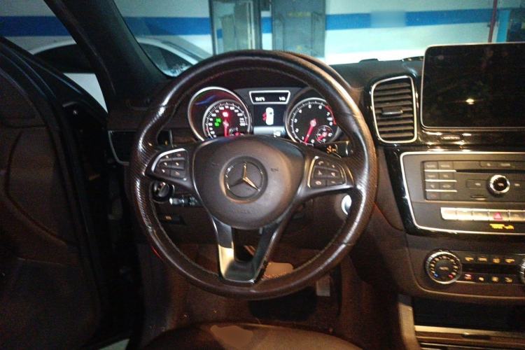 Used Mercedes-Benz GLE 2017 GLE 320 4MATIC Dynamic Model Steering Wheel