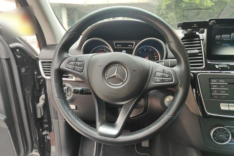 Used Mercedes-Benz GLE 2017 GLE 320 4MATIC Luxury Model Steering Wheel