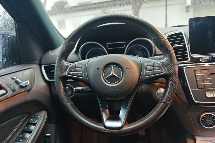 Used Mercedes-Benz GLE 2017 GLE 320 4MATIC Dynamic Model Steering Wheel