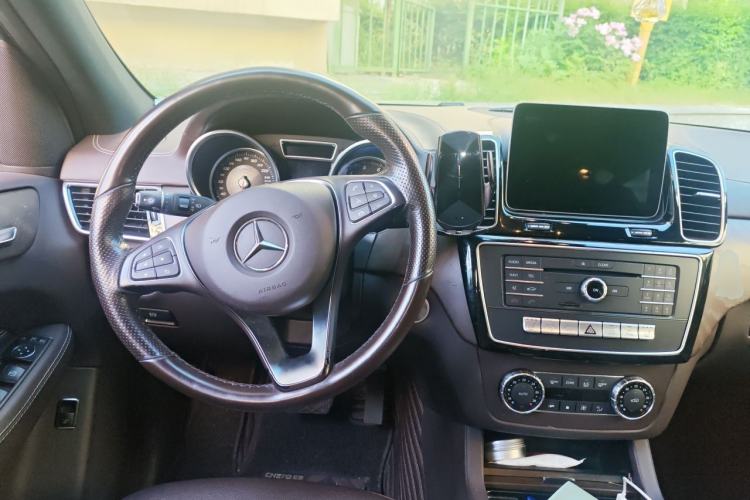 Used Mercedes-Benz GLE 2017 GLE 320 4MATIC Luxury Model Steering Wheel