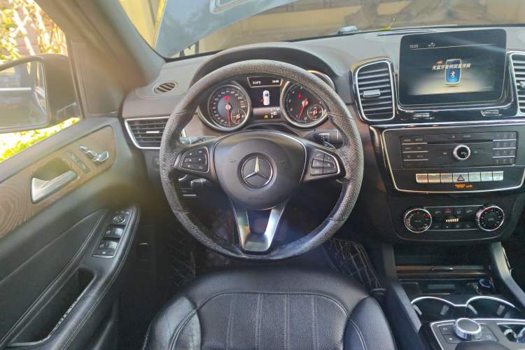 Used Mercedes-Benz GLE 2017 GLE 320 4MATIC Dynamic Model Steering Wheel