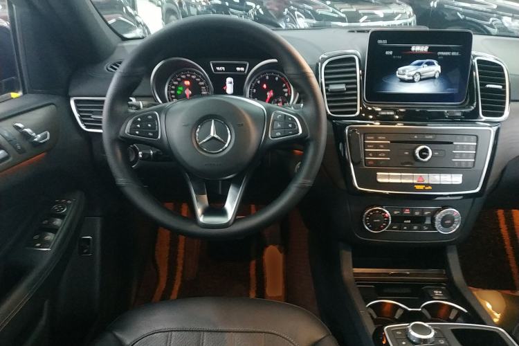 Used Mercedes-Benz GLE 2017 GLE 320 4MATIC Dynamic Model Steering Wheel