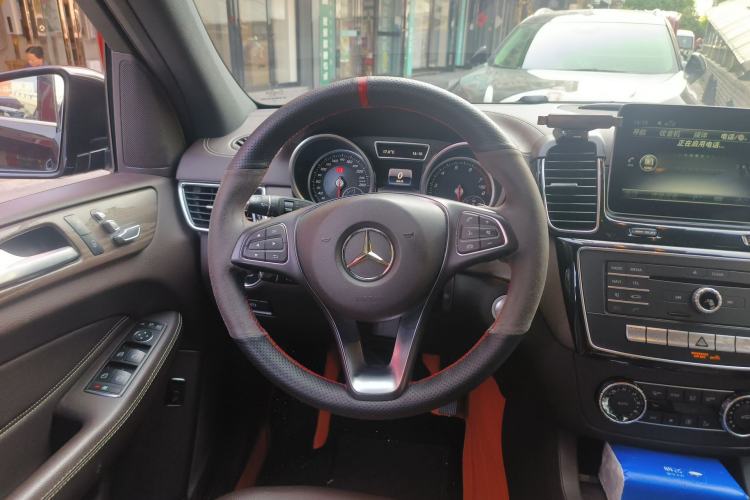 Used Mercedes-Benz GLE 2017 GLE 320 4MATIC Dynamic Model Steering Wheel