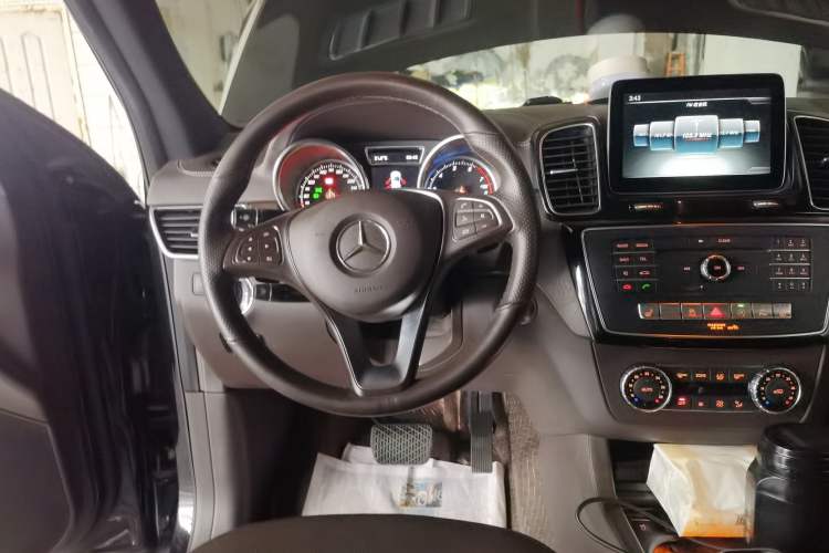 Used Mercedes-Benz GLE 2017 GLE 400 4MATIC Steering Wheel