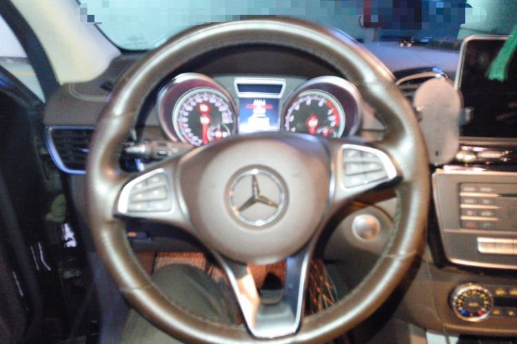 Used Mercedes-Benz GLE 2017 GLE 320 4MATIC Dynamic Model Steering Wheel