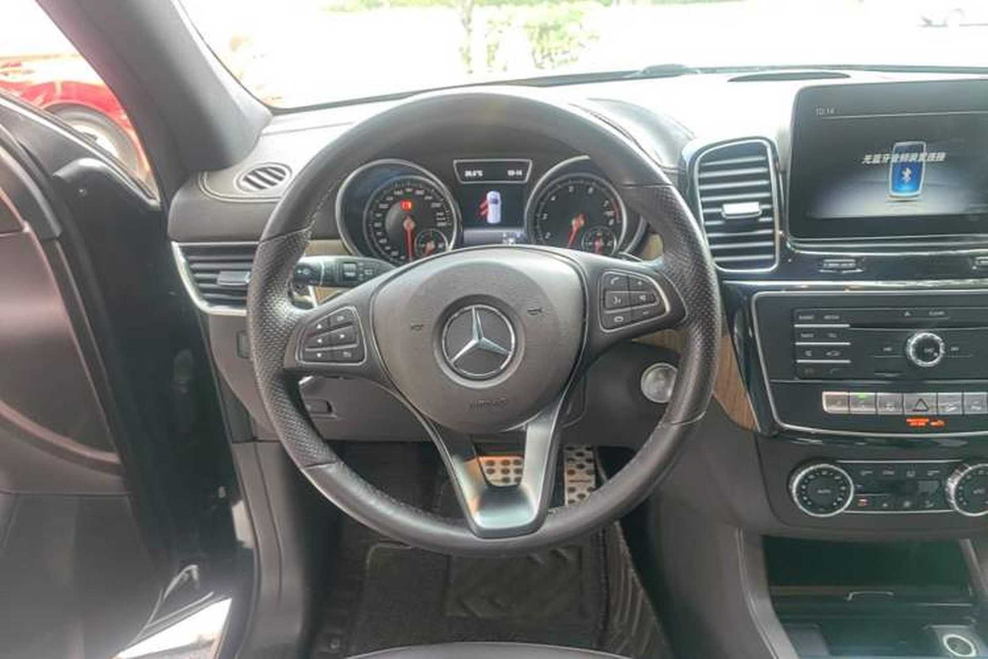 Used Mercedes-Benz GLE 2017 GLE 320 4MATIC Dynamic Model Steering Wheel