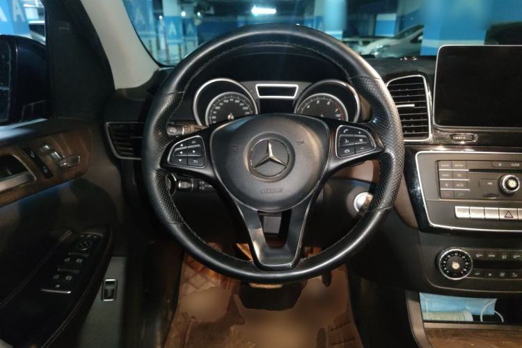 Used Mercedes-Benz GLE 2017 GLE 320 4MATIC Dynamic Model Steering Wheel