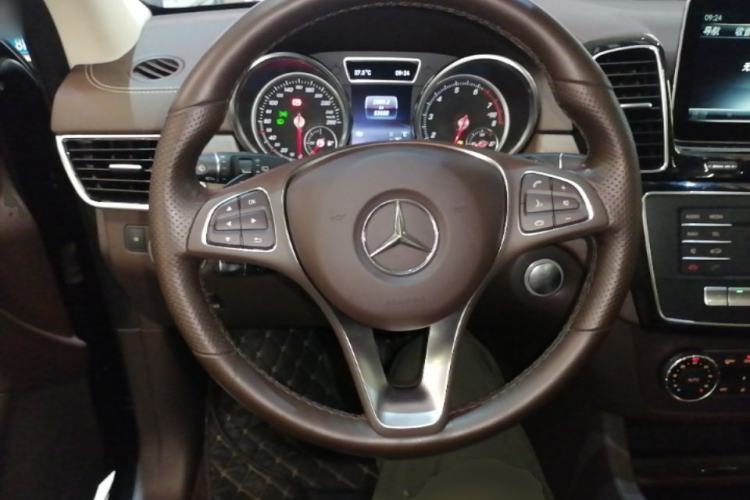 Used Mercedes-Benz GLE 2017 GLE 320 4MATIC Dynamic Model Steering Wheel