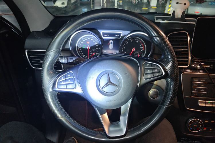 Used Mercedes-Benz GLE 2017 GLE 320 4MATIC Dynamic Model Steering Wheel