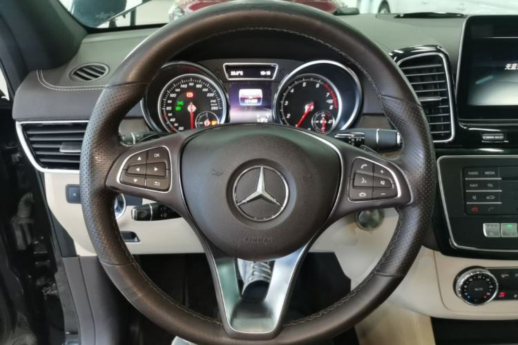 Used Mercedes-Benz GLE 2017 GLE 320 4MATIC Dynamic Model Steering Wheel