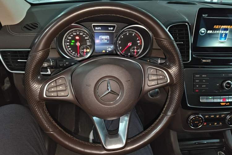 Used Mercedes-Benz GLE 2017 GLE 320 4MATIC Dynamic Model Steering Wheel