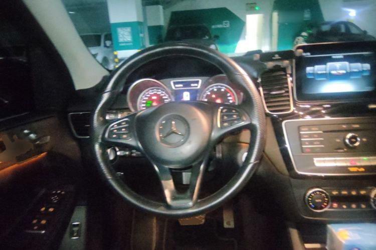 Used Mercedes-Benz GLE 2017 GLE 320 4MATIC Luxury Model Steering Wheel