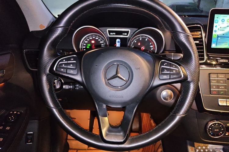 Used Mercedes-Benz GLE 2017 GLE 320 4MATIC Luxury Model Steering Wheel