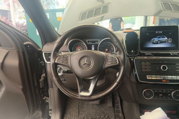 Used Mercedes-Benz GLE 2017 GLE 320 4MATIC Luxury Model Steering Wheel