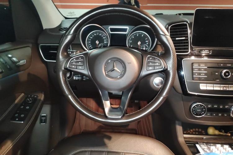Used Mercedes-Benz GLE 2017 GLE 320 4MATIC Dynamic Model Steering Wheel