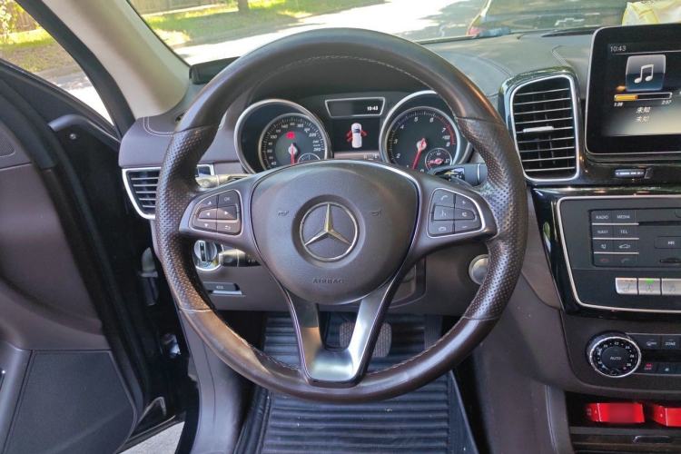 Used Mercedes-Benz GLE 2017 GLE 320 4MATIC Dynamic Model Steering Wheel