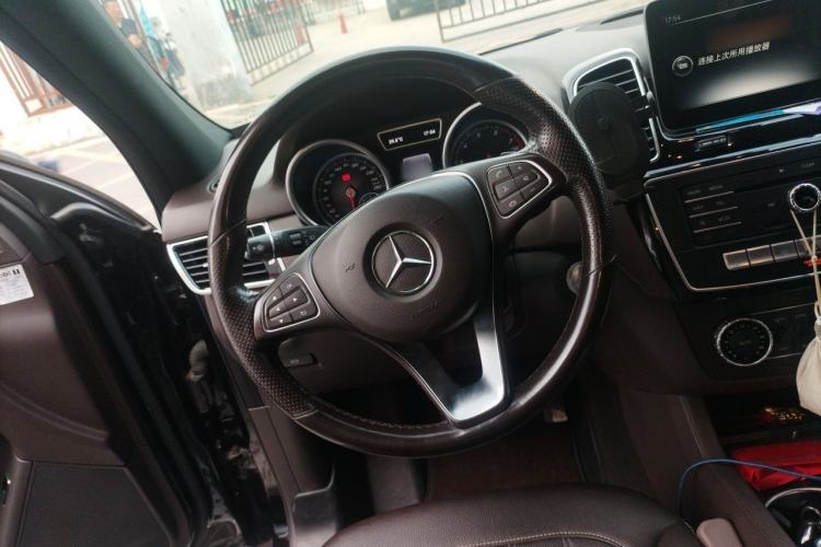 Used Mercedes-Benz GLE 2017 GLE 320 4MATIC Luxury Model Steering Wheel