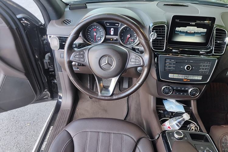 Used Mercedes-Benz GLE 2017 GLE 320 4MATIC Dynamic Model Steering Wheel