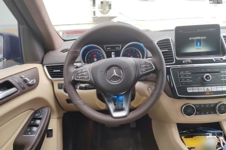Used Mercedes-Benz GLE 2017 GLE 320 4MATIC Dynamic Model Steering Wheel