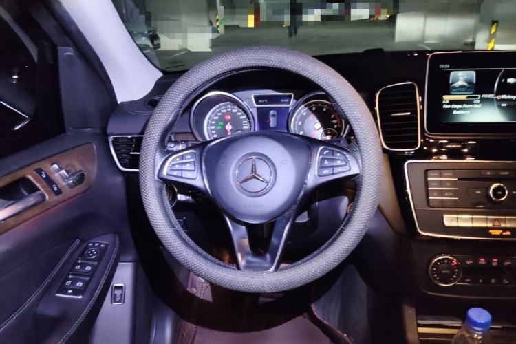 Used Mercedes-Benz GLE 2017 GLE 320 4MATIC Luxury Model Steering Wheel