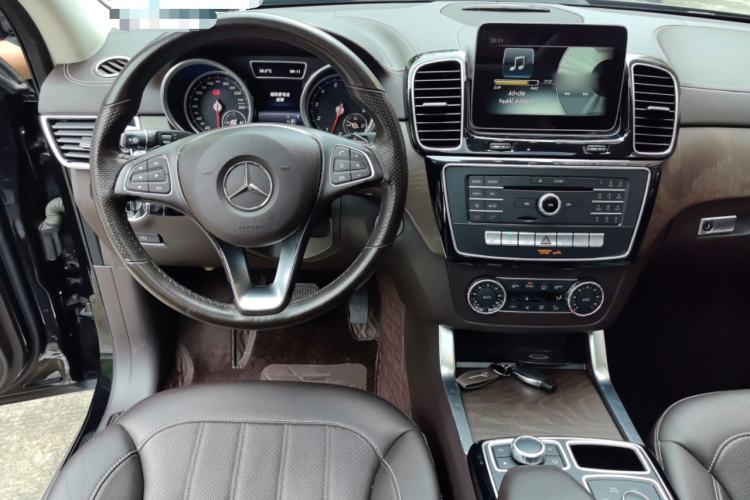Used Mercedes-Benz GLE 2017 GLE 320 4MATIC Dynamic Model Steering Wheel