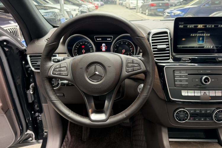 Used Mercedes-Benz GLE 2017 GLE 320 4MATIC Dynamic Model Steering Wheel
