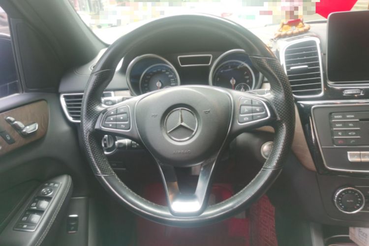 Used Mercedes-Benz GLE 2017 GLE 320 4MATIC Dynamic Model Steering Wheel