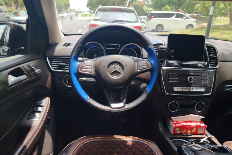 Used Mercedes-Benz GLE 2017 GLE 320 4MATIC Dynamic Model Steering Wheel