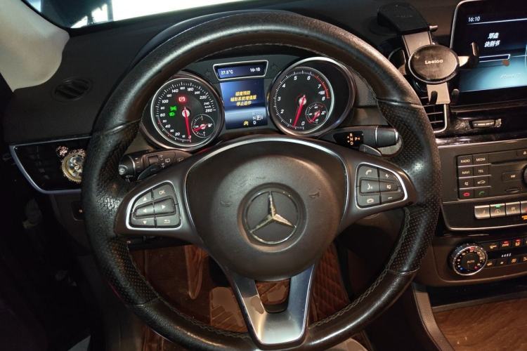 Used Mercedes-Benz GLE 2017 GLE 320 4MATIC Dynamic Model Steering Wheel