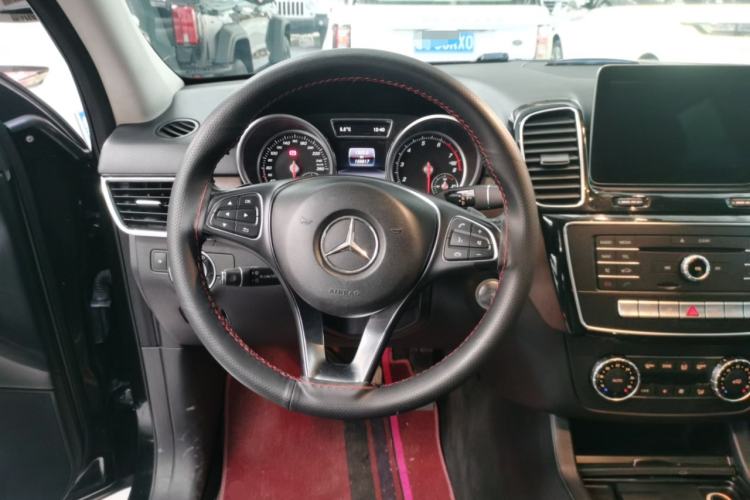 Used Mercedes-Benz GLE 2017 GLE 320 4MATIC Dynamic Model Steering Wheel