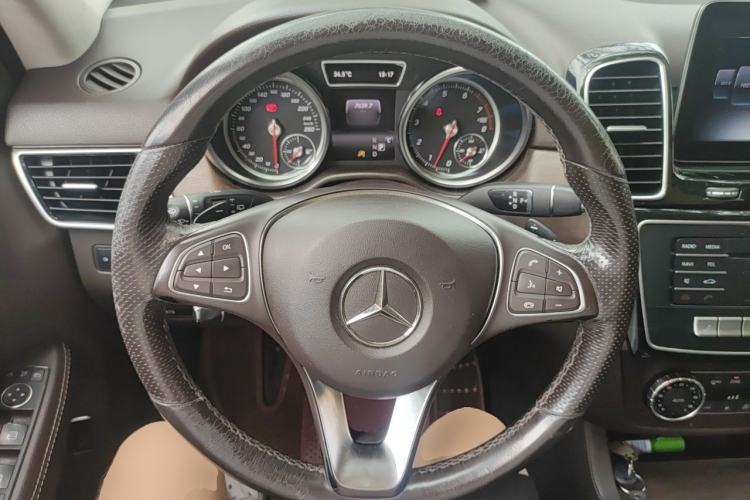 Used Mercedes-Benz GLE 2017 GLE 320 4MATIC Luxury Model Steering Wheel