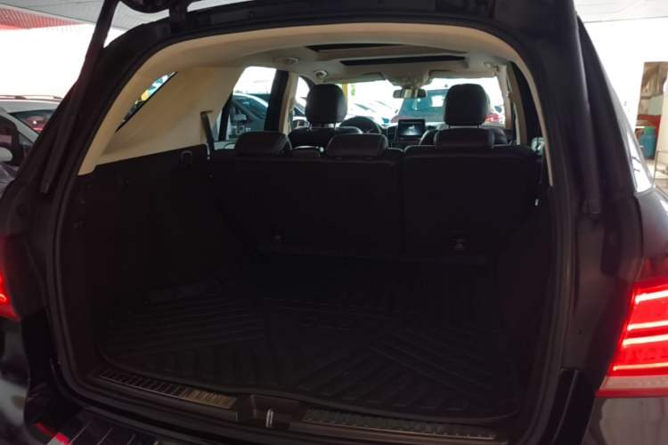 Used Mercedes-Benz GLE 2017 GLE 320 4MATIC Dynamic Model Trunk