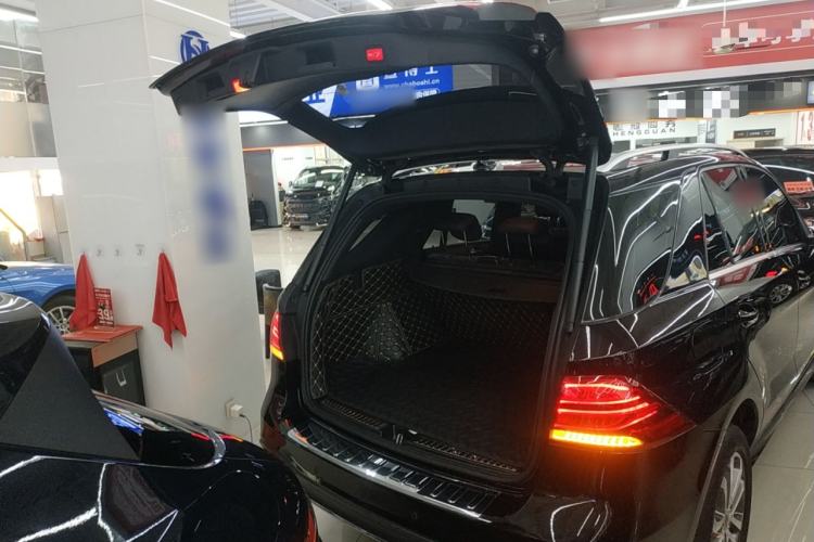 Used Mercedes-Benz GLE 2017 GLE 320 4MATIC Dynamic Model Trunk
