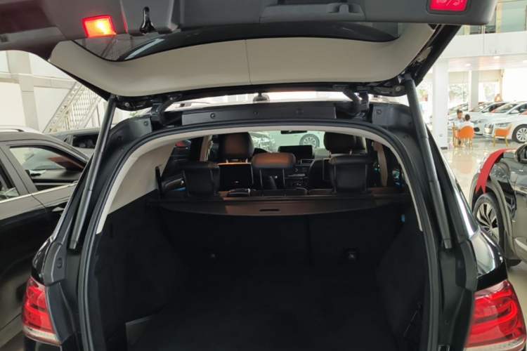 Used Mercedes-Benz GLE 2017 GLE 320 4MATIC Dynamic Model Trunk