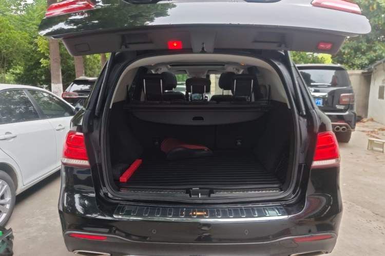 Used Mercedes-Benz GLE 2017 GLE 320 4MATIC Dynamic Model Trunk
