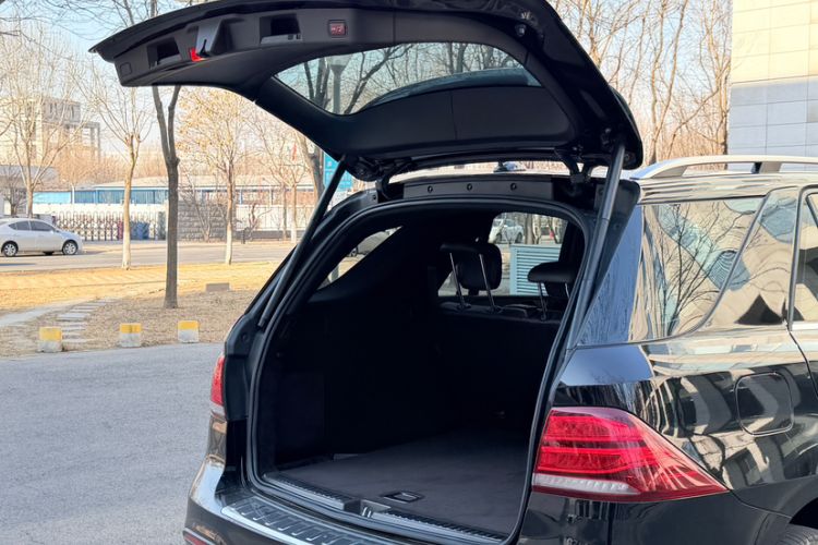 Used Mercedes-Benz GLE 2017 GLE 320 4MATIC Dynamic Model Trunk
