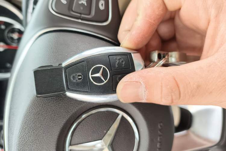 Used Mercedes-Benz GLE 2017 GLE 320 4MATIC Luxury Model Vehicle Key